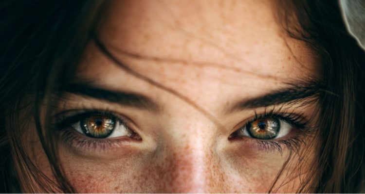 Fare la blefaroplastica